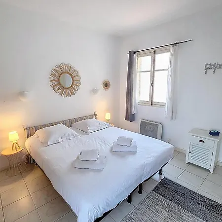 Henri Camille Real Estate - Florida - 2 Bedrooms Close Center Cannes