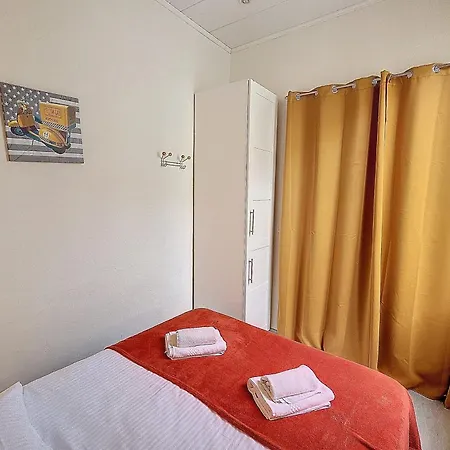 Henri Camille Real Estate - Florida - 2 Bedrooms Close Center